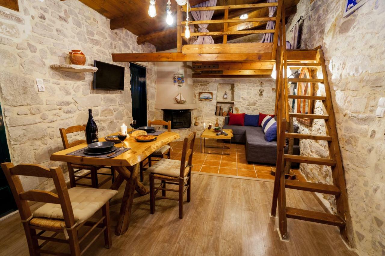 Aristidis'S Plouti Moires Guest House ภายนอก รูปภาพ