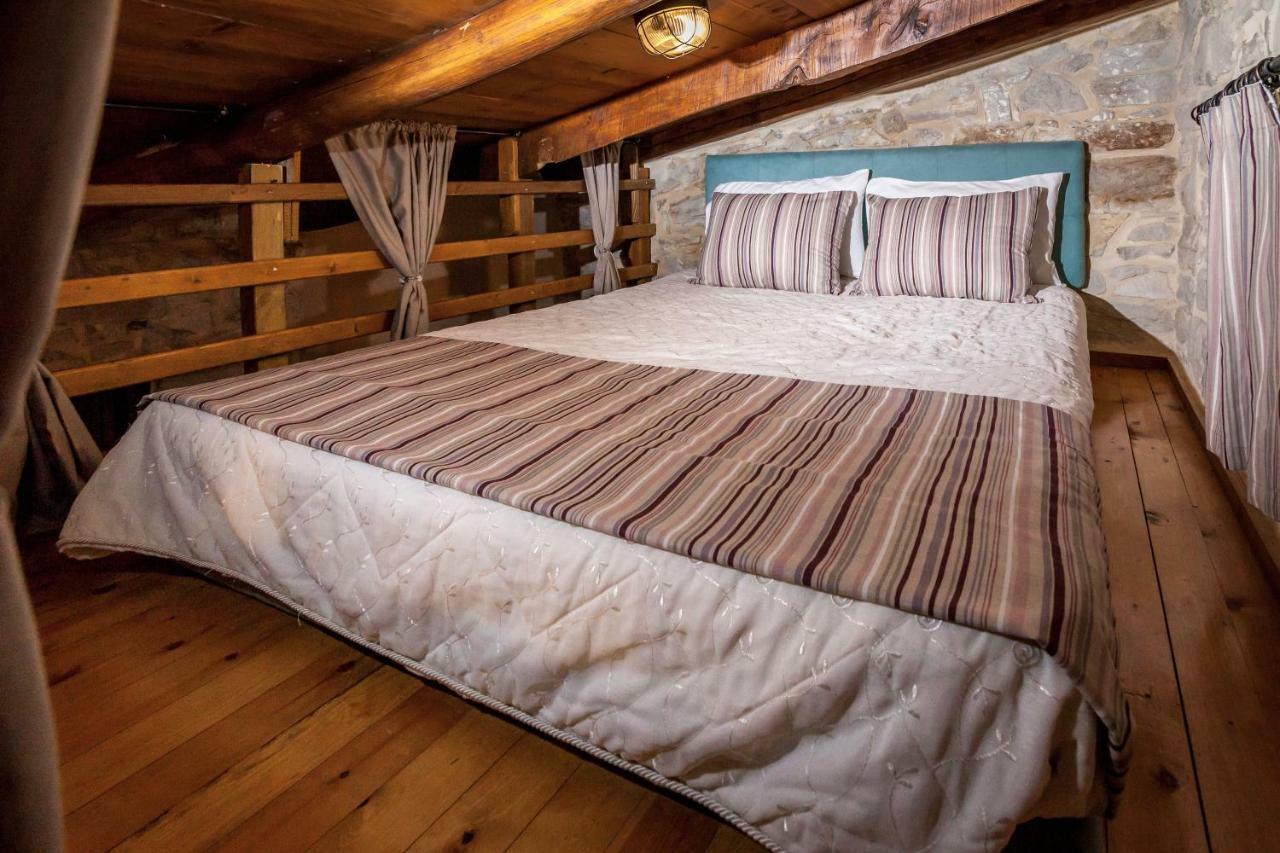 Aristidis'S Plouti Moires Guest House ภายนอก รูปภาพ