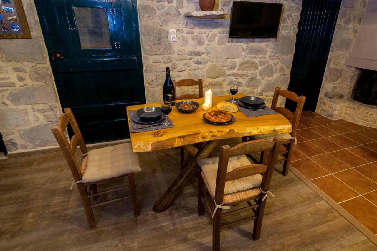 Aristidis'S Plouti Moires Guest House ภายนอก รูปภาพ